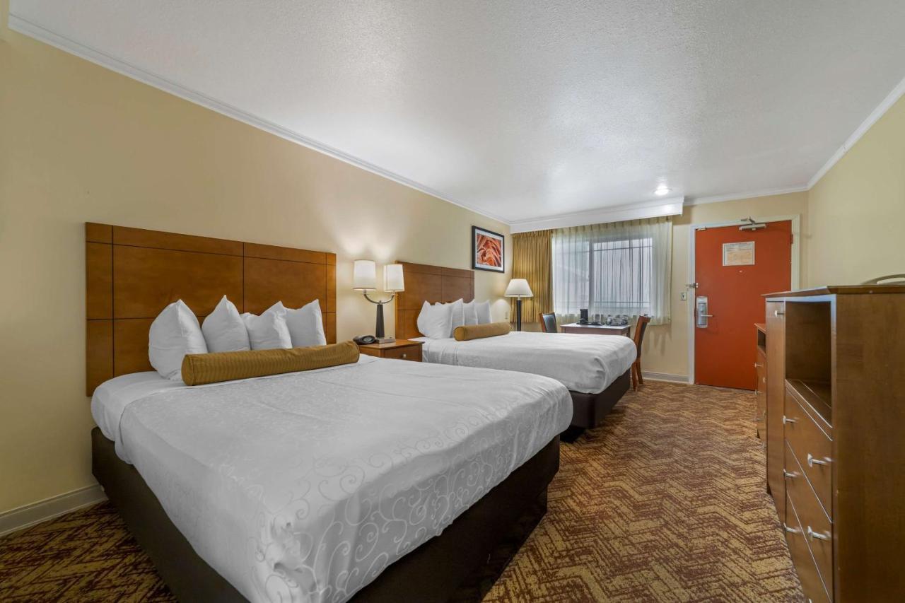 Western Northwoods Hotel