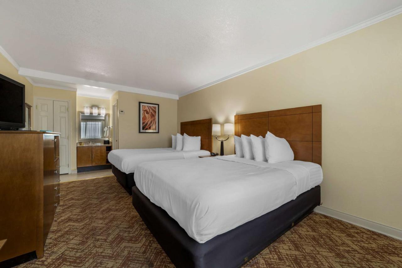 Western Northwoods Hotel Crescent City