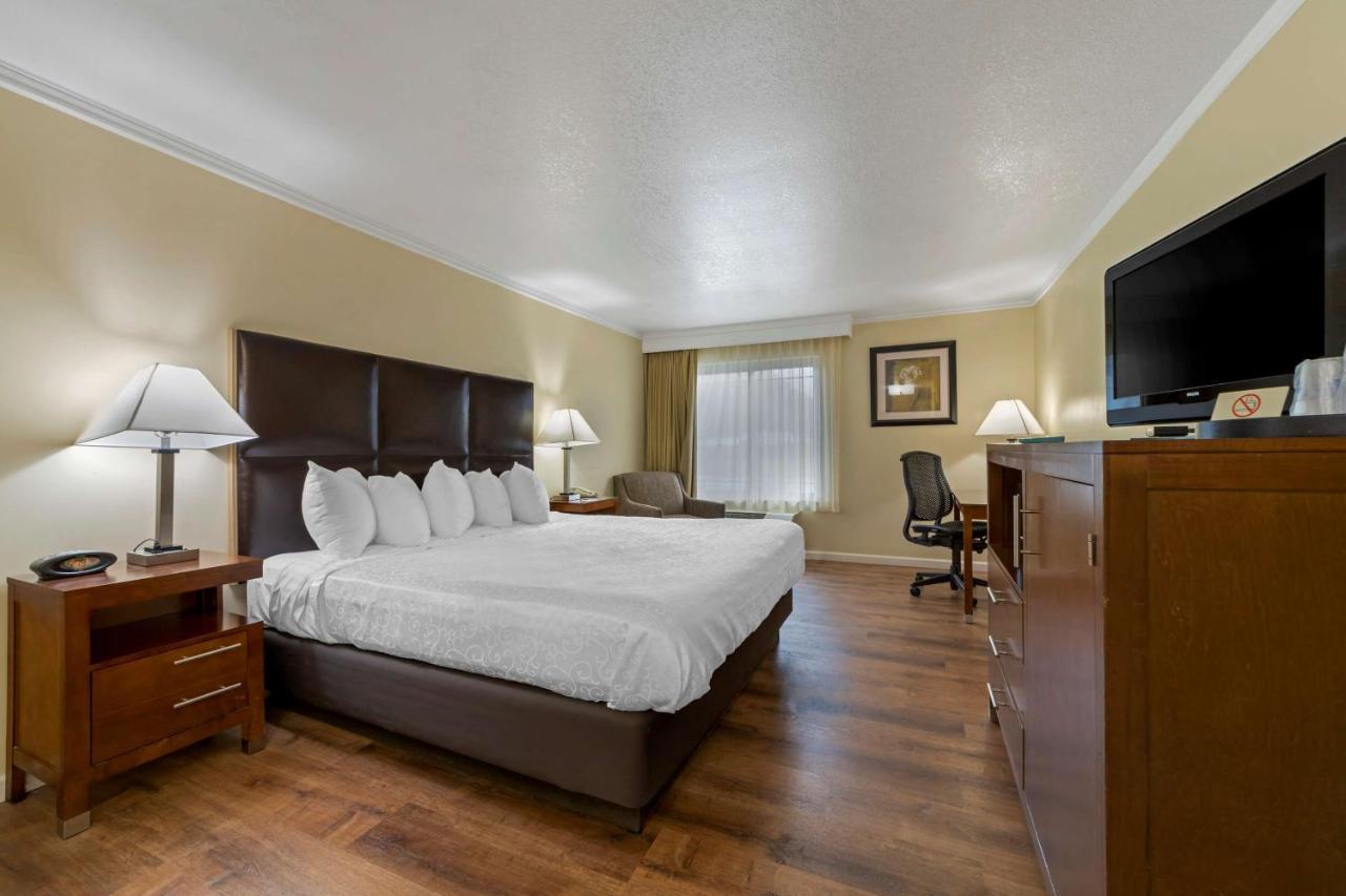 Western Northwoods Hotel Crescent City